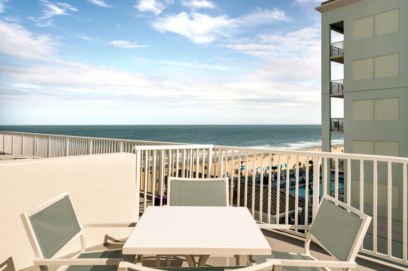 A coastal color palette awaits you at the DoubleTree Ocean City Oceanfront.